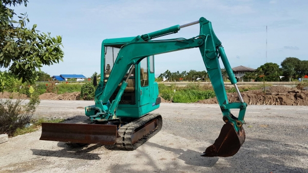 ขายด่วนรถแบคโฮKOBELCO-SK032เทียบเท่าPC35รถนอกสถาพดีพร้อมใช้เพิ่งนำเข้ามายังไม่เคยใช้งานในเมืองไทยเลย