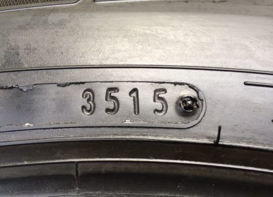 ยาง Dunlop 225 60 18 ปลายปี15 ดอกเต็ม เนื้อนิ่มๆ ราคาไม่แพง ยาง Dunlop 225 60 18 ปลายปี15 ดอกเต็ม เนื้อนิ่มๆ ราคาไม่แพง