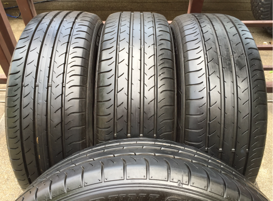 ยาง Dunlop 225 60 18 ปลายปี15 ดอกเต็ม เนื้อนิ่มๆ ราคาไม่แพง ยาง Dunlop 225 60 18 ปลายปี15 ดอกเต็ม เนื้อนิ่มๆ ราคาไม่แพง