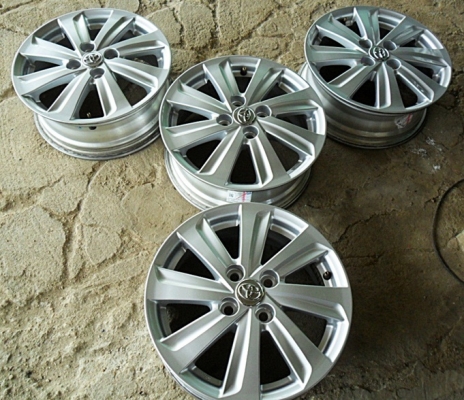 แม็กเก๋งขอบ15แท้ๆ 4รู100 สภาพใหม่ๆกริ๊บๆ (4วง 4,900) มากับรถรุนใหม่ปี59