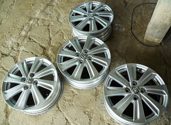 แม็กเก๋งขอบ15แท้ๆ 4รู100 สภาพใหม่ๆกริ๊บๆ (4วง 4,900) มากับรถรุนใหม่ปี59