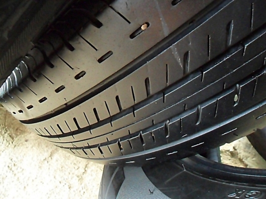 ยางกระบะขอบ15 บริดสโตน195 R15ลงพื้นปี15(4เส้น3,500)