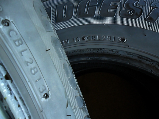 ยางกระบะขอบ15 บริดสโตน215-70-R15ลงพื้นปี14 (4เส้น3,400)