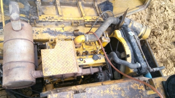 ขายรถแมคโค PC-100-3 ช่วงล่างเปลี่ยนใหม่ เครื่องเดิมปั้มเดิม แผ่นยาว 70 ซม. รถทำงานอยู่ ขายไม่แพงครับ