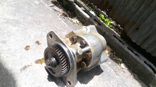 ขายชิ้นส่วนอะหลั่ยรถแทรกเตอร์ D-4 D-5 มีหลายอย่างครับโทรมาคุยกันขายไม่แพงครับแล้วแต่สภาพอะหลั่ยครับ