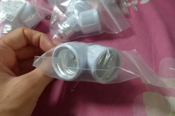 ชั้วไฟ ใส่หลอดได้ 2 ดวง 270 บาท.- พร้อมส่ง ชั้วไฟ ใส่หลอดได้ 2 ดวง 270 บาท.- พร้อมส่ง
