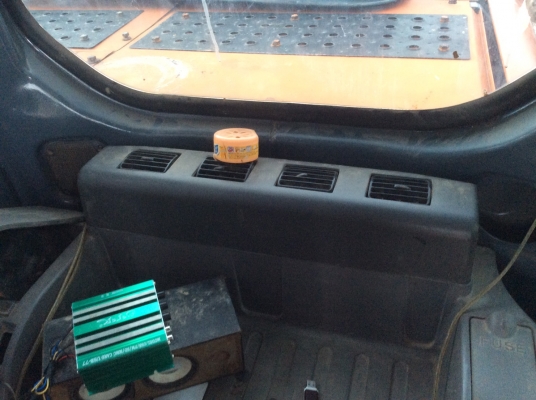 รถแบคโฮ HITACHI ZX200-1