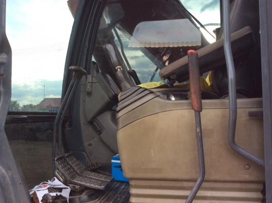 รถแบคโฮ HITACHI ZX200-1