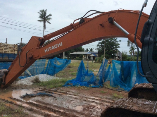 รถแบคโฮ HITACHI ZX200-1