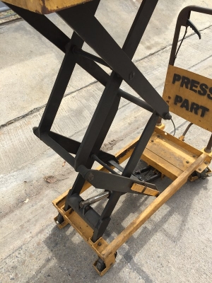 รถยกเทเบิลลิฟท์ รถยกเทเบิลลิฟท์