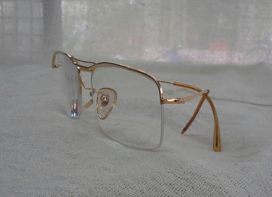 แว่นสายตายาวฟรานซ์โกลด์ฟิลด์ ตัวลึก! Vintage ESSEL handmade in France 19K แว่นสายตายาวฟรานซ์โกลด์ฟิลด์ ตัวลึก! Vintage ESSEL handmade in France 19K
