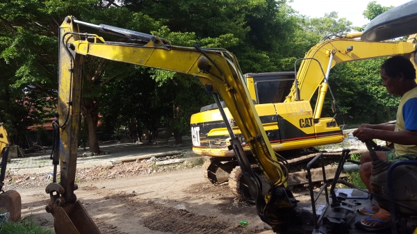 ขาย  EX30  บูมยาว  5 เมตร คอลโทลน้ำมัน