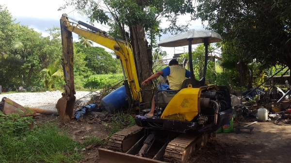 ขาย  EX30  บูมยาว  5 เมตร คอลโทลน้ำมัน