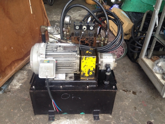 ขายชุดปั้มน้ำมันไฮโดรลิคขนาด 3HP. 380V พร้อมชุดวาล์วคอนโทรล 3ชุด 110VAC อุปกรณ์ครบ พร้อมใช้งาน