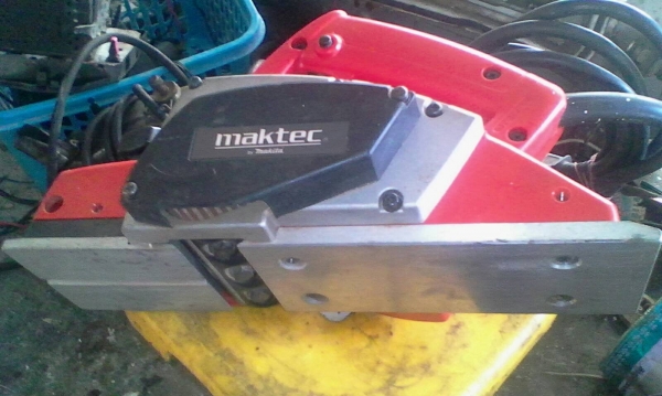 ขายกบไฟฟ้าmaktec mt190