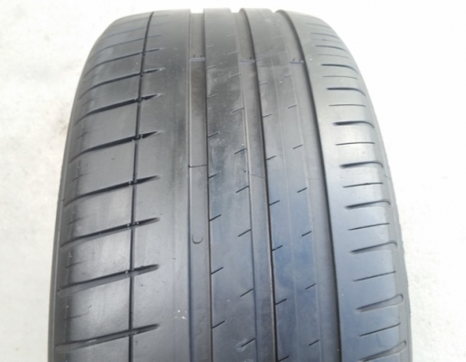 ขายยาง225/45/18 ปี 3014 MICHERLIN PILOT3 2 เส้น