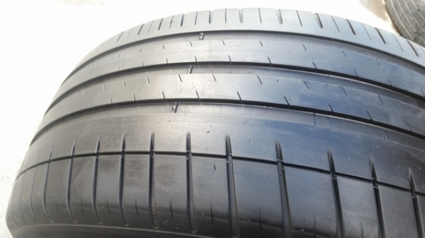 ขายยาง225/45/18 ปี 3014 MICHERLIN PILOT3 2 เส้น
