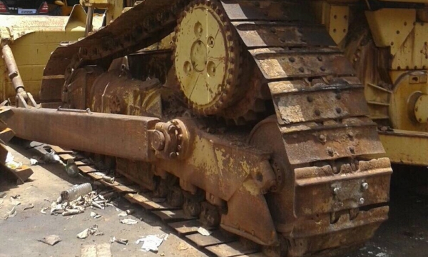 ขายด่วนแทรกเตอร์CAT D6H สภาพเดิมๆ พร้อมใช้งาน เอกสารเล่มทะเบียน