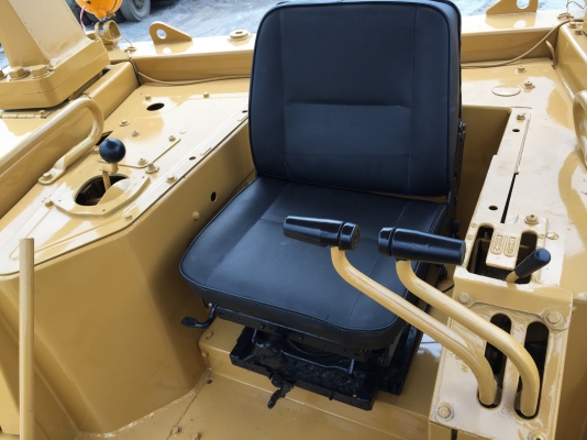 ขายด่วนแทรกเตอร์CAT D6H สภาพเดิมๆ พร้อมใช้งาน เอกสารเล่มทะเบียน