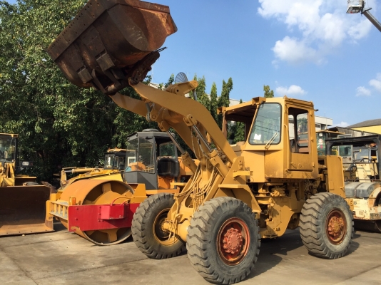 ขายด่วนรถตักล้อยางCAT 926E ทำสีตรวจเช็คพร้อมใช้งาน เอกสารเล่มทะเบียน