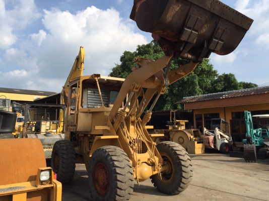 ขายด่วนรถตักล้อยางCAT 926E ทำสีตรวจเช็คพร้อมใช้งาน เอกสารเล่มทะเบียน