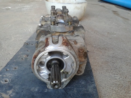 ขายปั้มไฮดรอบิคแบคโฮPC20-6