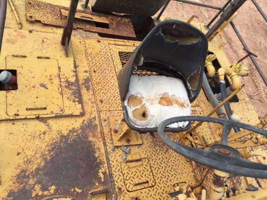 ขายด่วนรถบดล้อยาง7ล้อWATANABE WP15WE ทำสีตรวจเช็คพร้อมใช้งาน เอกสารเล่มทะเบียน