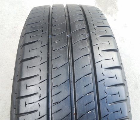 ขายยาง215/65/16 ปี 15 MICHERLIN AGILIS 4 เส้น