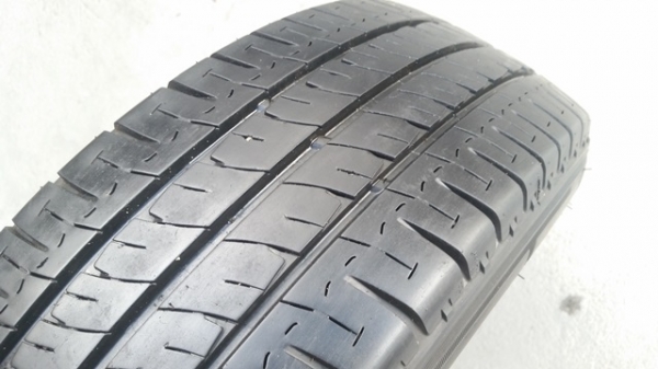 ขายยาง215/65/16 ปี 15 MICHERLIN AGILIS 4 เส้น