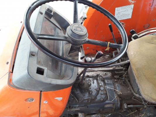 ขายรถไถคูโบต้า m8030 สองเพลาพร้อมอุปกรณ์ผาน 6 และใบมีดดันหน้า