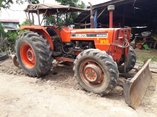 ขายรถไถคูโบต้า m8030 สองเพลาพร้อมอุปกรณ์ผาน 6 และใบมีดดันหน้า