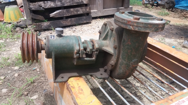 ขายปั้มน้ำ 4 นิ้ว สภาพใหม่ไม่เคยใช้งาน เก้บอยู่หลังร้าน