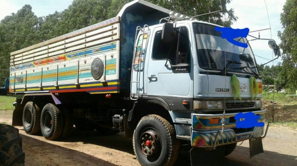 ขาย10ล้อ2เพลา HINO FM2K 260แรง กระบะเนียม ปี47 มีระบบลาก แชชซีสวย พร้อมวิ่ง