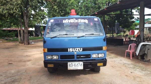 ขายรถเครน NPR 110 แรง เครน 2.5 ตัน