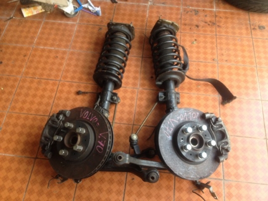 โช้คติดดุมปีกนกล่าง VOLVO V70 เก่าญี่ปุ่นสภาพดีคู่ละ