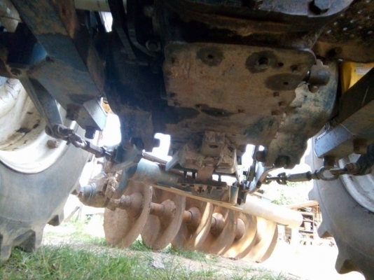 ขายรถไถ FORD 7600 1เพลา เอกสารเล่มทะเบียน สามารถต่อเพลา2ได้ มีระบบยิง2เพลา เครื่องแน่น