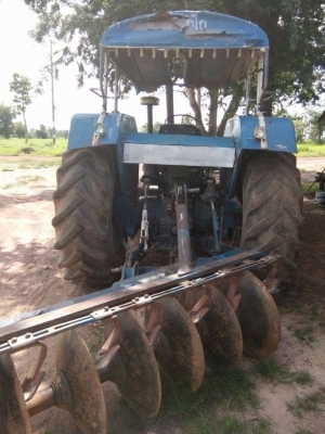 ขายรถไถ FORD 7600 1เพลา เอกสารเล่มทะเบียน สามารถต่อเพลา2ได้ มีระบบยิง2เพลา เครื่องแน่น