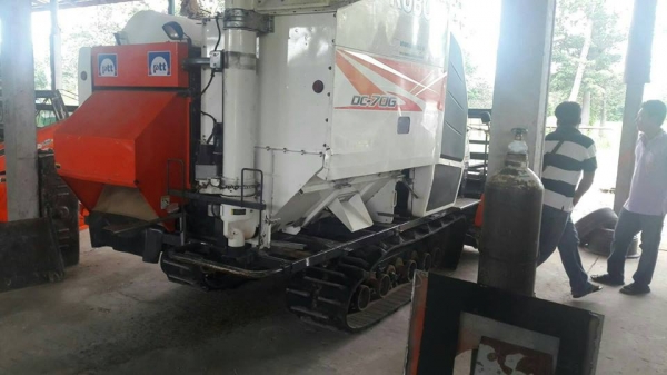 ขายรถเกี่ยวข้าว คูโบต้า DC70 Gปี57ทำงาน1,200ชม. สภาพเดิมสวยทำงานน้อย เอกสารเล่มทะเบียนครบ