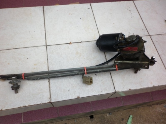 ขายมอเตอร์ปัดน้ำฝน mazda323 XG