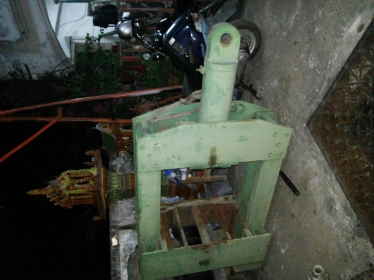 แท่นอัดไฮดรอลิค