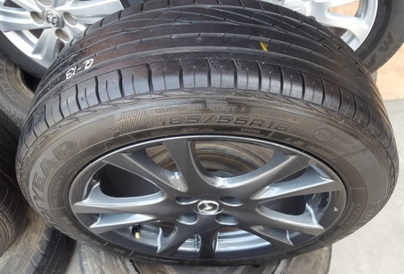 ขายล้อMazda2 16สีกัล ยาง185/55/16 ปี 13 4 ล้อ