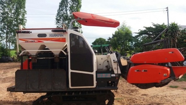 ขายรถเกี่ยว DC 70 พร้อมตัวลาก 1179 ชม.ซื้อไปไม่ต้องทำอะไร เปลี่ยน อย่างเดียวครับ ลุยงานได้เลยครับ ราคานี้คุ้มสุดๆครับ.. ขายรถเกี่ยว DC 70 พร้อมตัวลาก 1179 ชม.ซื้อไปไม่ต้องทำอะไร เปลี่ยน อย่างเดียวครับ ลุยงานได้เลยครับ ราคานี้คุ้มสุดๆครับ..