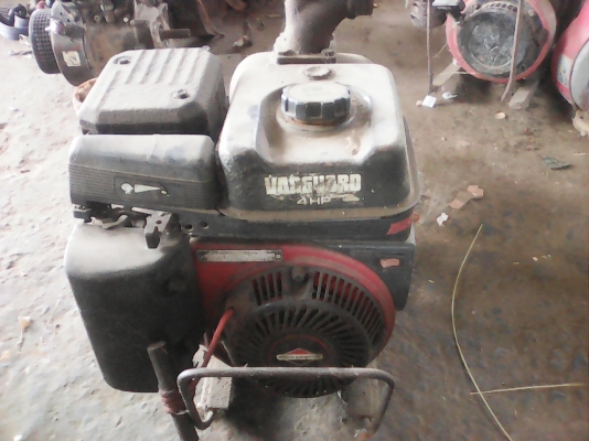 เครื่องสูบน้ำ briggs &amp; stration 4HP พร้อมปั้มสูบน้ำ