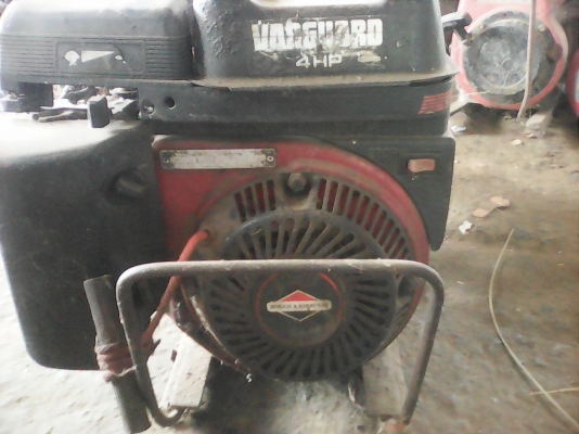 เครื่องสูบน้ำ briggs &amp; stration 4HP พร้อมปั้มสูบน้ำ