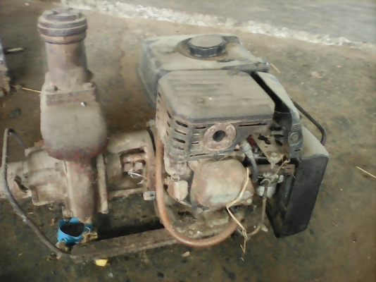 เครื่องสูบน้ำ briggs &amp; stration 4HP พร้อมปั้มสูบน้ำ