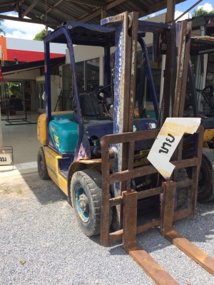 รถยก2คัน KOMATSU 2.5ตัน เสา4 พร้อมใช้ เดิมๆทั้ง2คันรุ่น14