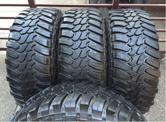 ยาง Mud Deestone 33 12.5 R15 ปลายปี13 ดอกเต็ม ไม่มีปะ ราคาไม่แพง ยาง Mud Deestone 33 12.5 R15 ปลายปี13 ดอกเต็ม ไม่มีปะ ราคาไม่แพง