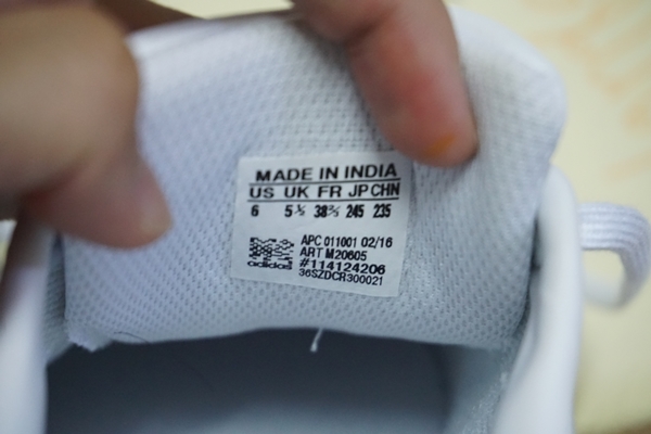 รองเท้า adidas stan smith แท้จากUSA ใหม่ยังไม่เคยใส่ US6 คนใส่เบอร์ 38 - 38.7 หรือยาว 24 ซม ใส่ได้ทั้งหญิงและชาย 3600 บาท รองเท้า adidas stan smith แท้จากUSA ใหม่ยังไม่เคยใส่ US6 คนใส่เบอร์ 38 - 38.7 หรือยาว 24 ซม ใส่ได้ทั้งหญิงและชาย 3600 บาท