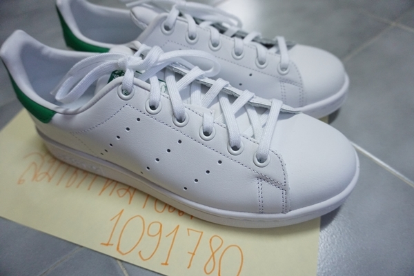 รองเท้า adidas stan smith แท้จากUSA ใหม่ยังไม่เคยใส่ US6 คนใส่เบอร์ 38 - 38.7 หรือยาว 24 ซม ใส่ได้ทั้งหญิงและชาย 3600 บาท