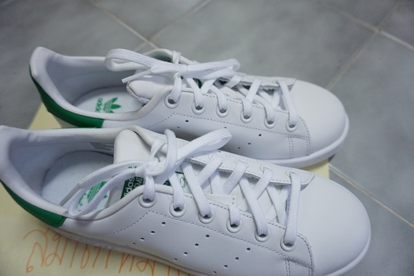 รองเท้า adidas stan smith แท้จากUSA ใหม่ยังไม่เคยใส่ US6 คนใส่เบอร์ 38 - 38.7 หรือยาว 24 ซม ใส่ได้ทั้งหญิงและชาย 3600 บาท